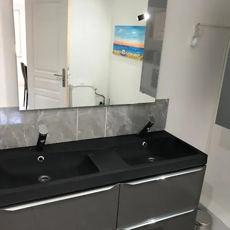 Le Domaine D'angelique 3* La Vespière