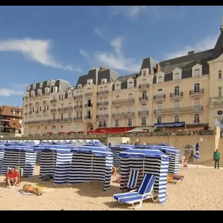 Le Domaine D'angelique 3* La Vespière